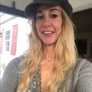 Meet your Posher, Cynthia